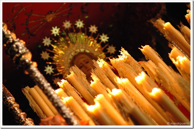 Verge de la Cofradia Nuestra Señora de los Dolores. Passant per la Carrera del Darro.