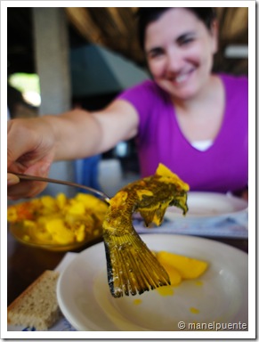 Menjant Bullit de peix al restaurant El Bigotes. Cala Mastella. Eivissa