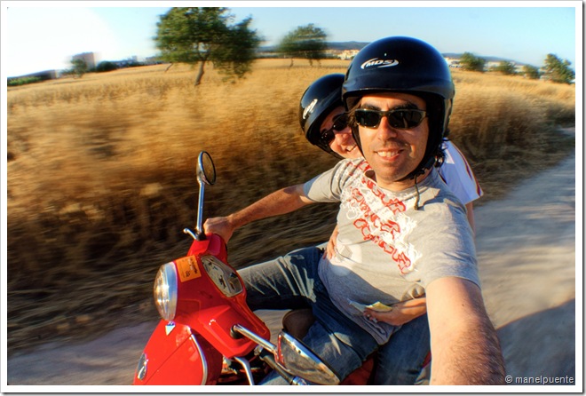 En moto per l'illa d' Eivissa