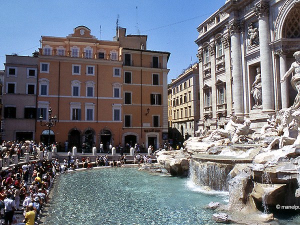 La Fontana di Trevi y la tradición de las monedas.&nbsp;Roma