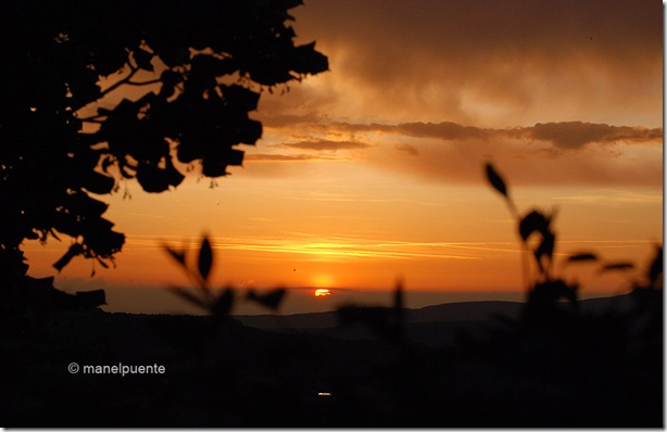 Posta de sol al poble de Bonnieux. La Provence, França