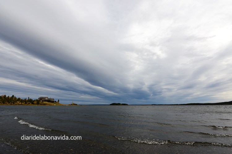 11_alaska_lake_louise