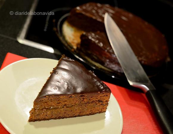 Sacher con mermelada de albaricoque