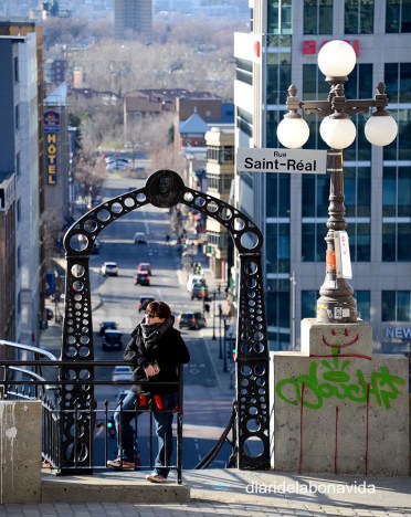 No queda otra opció que las escaleras para pasar de la parte Alta a la Baja de la ciudad