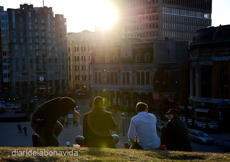 Como si se tratase del último día, todo el mundo quiere ver la puesta de sol