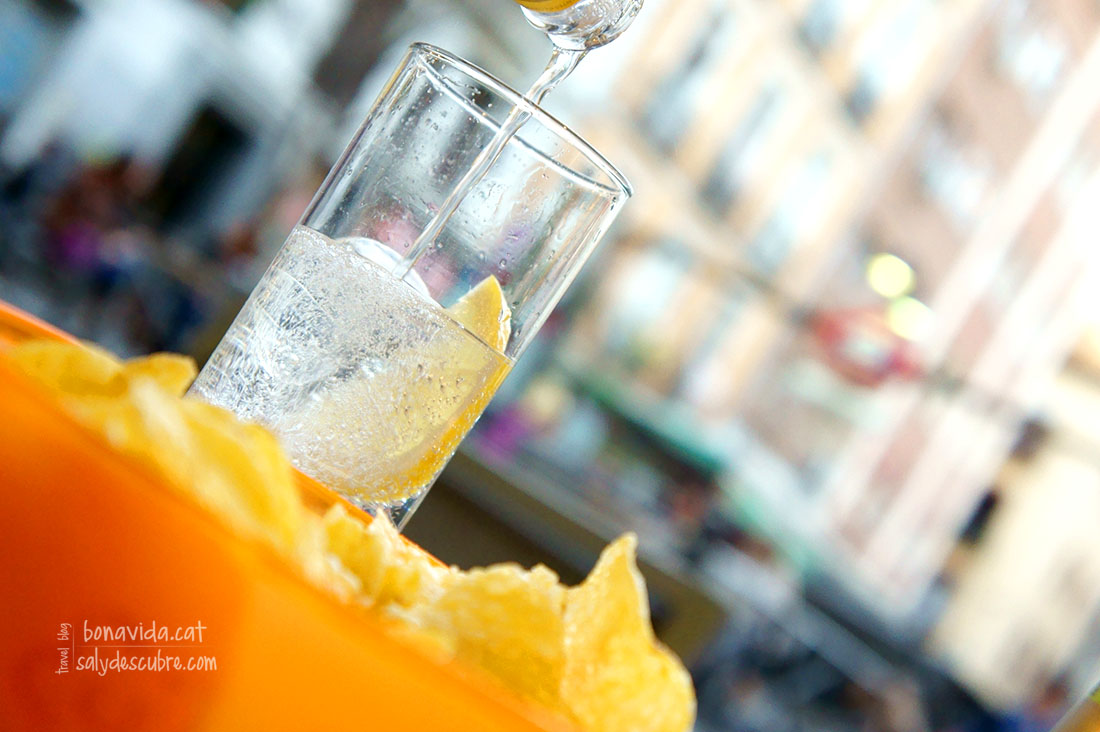 Aperitivo en una terraza
