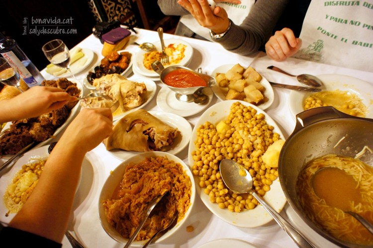 Degustando un increíble cocido madrileño